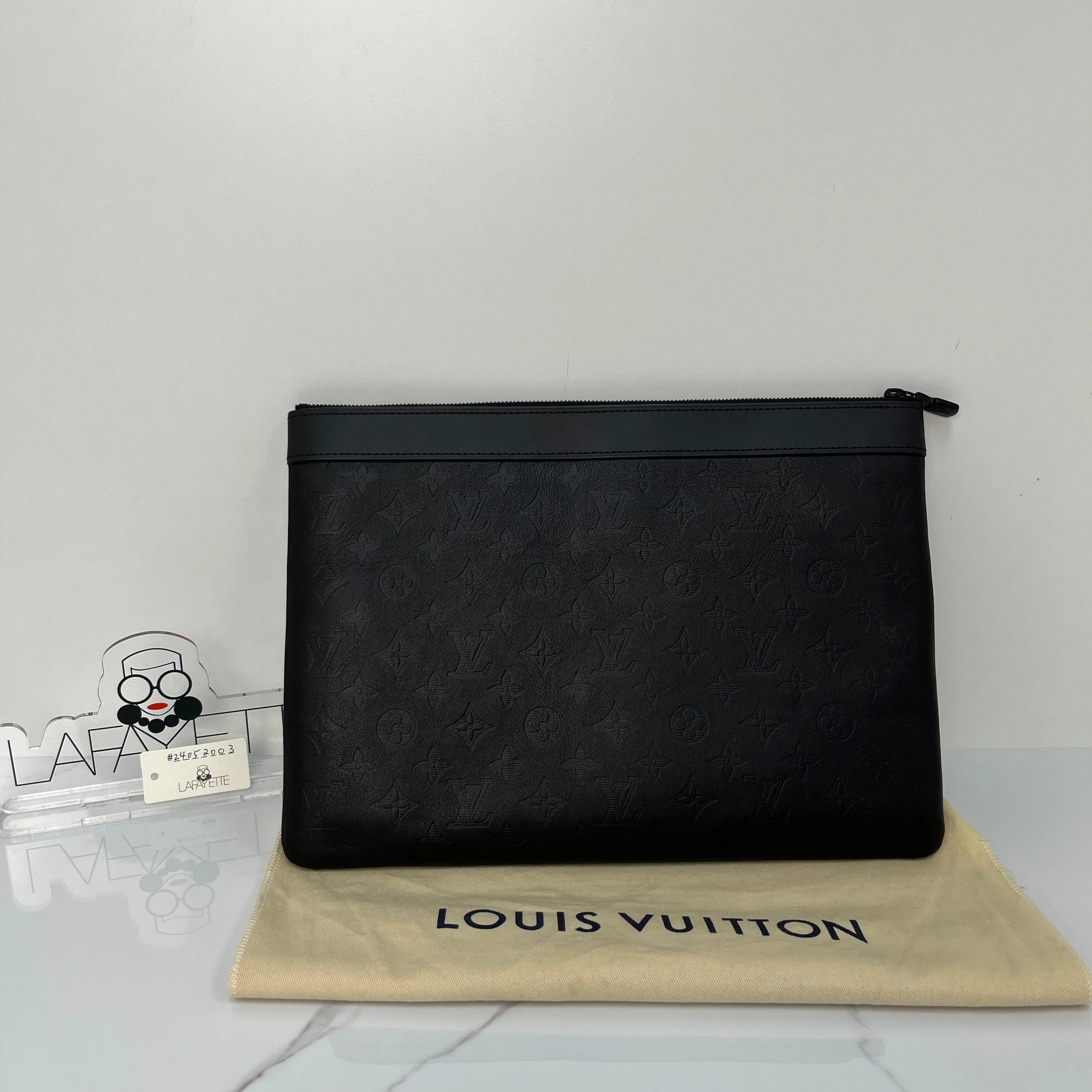 Louis Vuitton Shadow Discovery Pochette