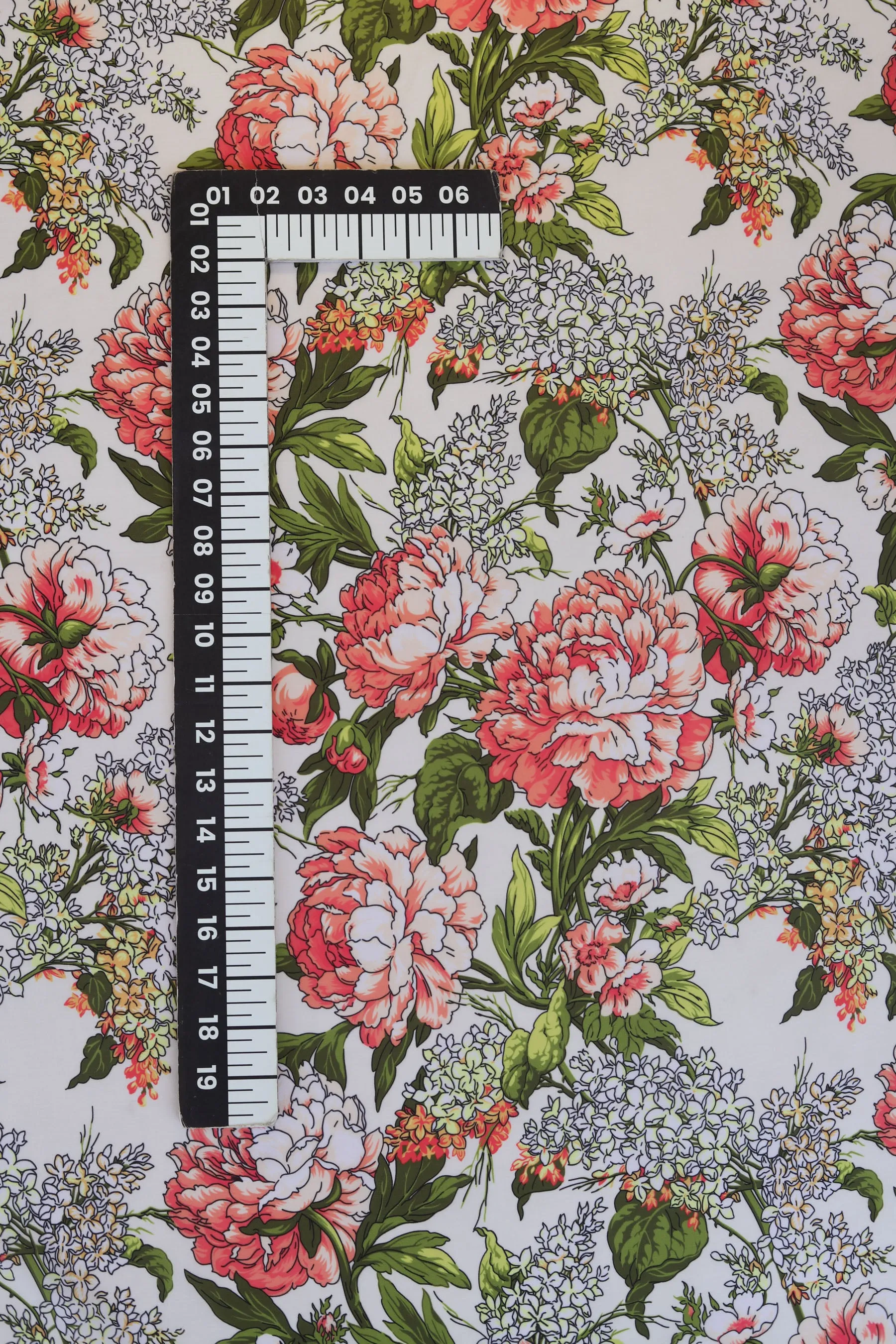 Multicolor Floral Pattern Printed Muslin Fabric